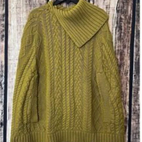 Poncho - Picture 1 of 3